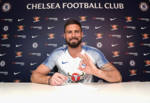 O. Giroud signed a new contract with Chelsea