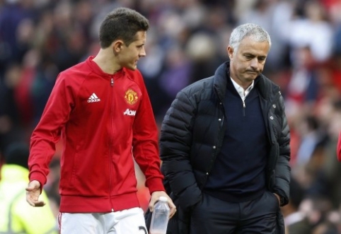 A.Herrera: "J.Mourinho tried everything"