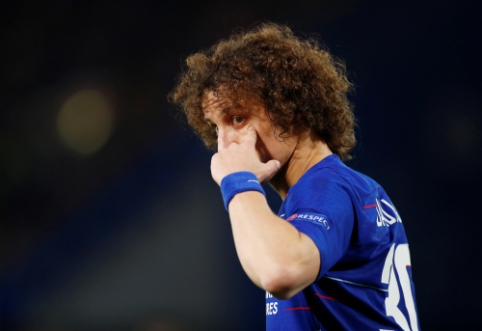 Official: D.Luiz extends contract with "Chelsea"