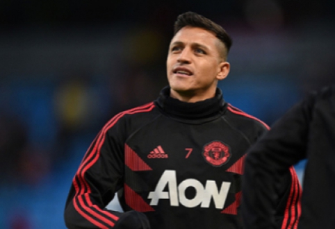 "Man Utd" will pay part of A. Sanchez's salary for him to agree to move to another club