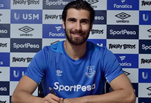 Official: "Everton" acquires all rights to A. Gomes