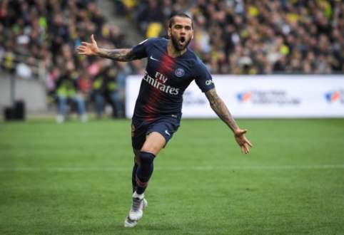 Official: D. Alves leaves PSG