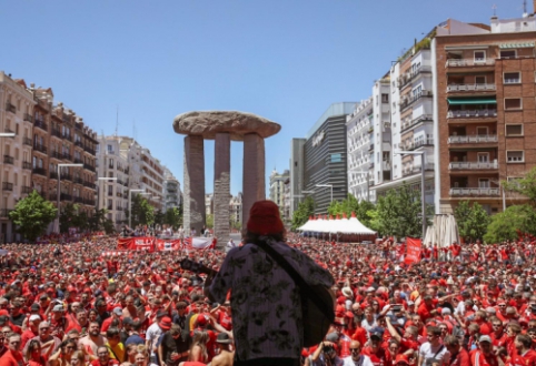 Thousand "Liverpool" fans crowd took over Madrid