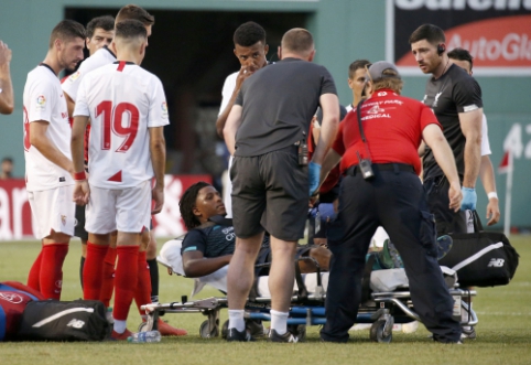 "Sevilla" crushes "Liverpool" team after earning a red card in friendly match