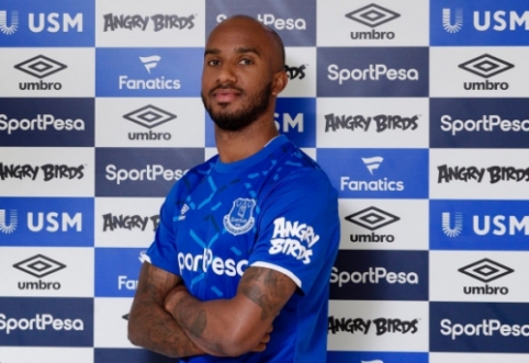 Official: F. Delph will continue his career in the "Everton" team