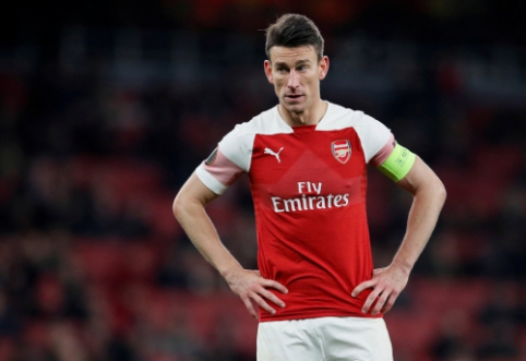 L. Koscielny refused to travel to the USA with the team