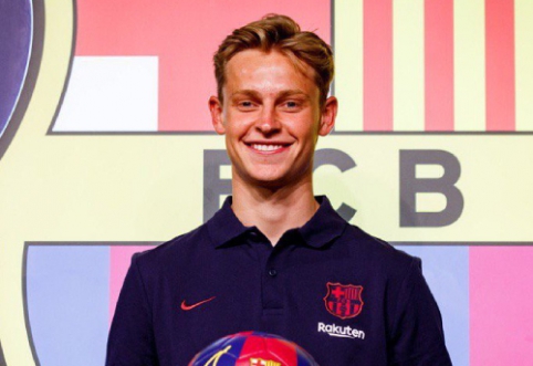 F. de Jong: I will play with the ideal of childhood