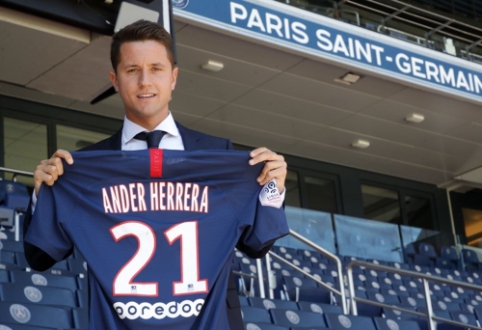 Official: A. Herrera shook hands with PSG