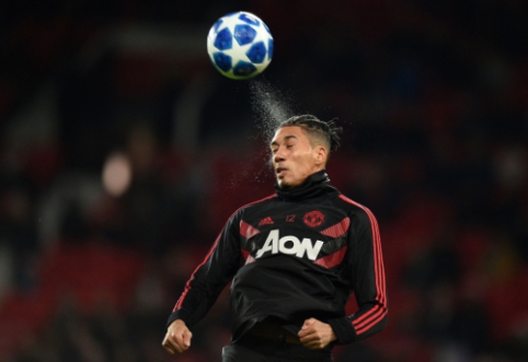 "Roma" borrows Man Utd defender C. Smalling