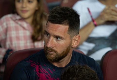 L. Messi may not play for five weeks due to a foot injury