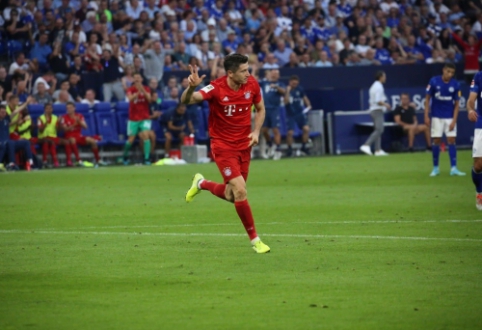 "Bundesliga": R. Lewandowski's "hat-trick" gifts "Bayern" team their first victory