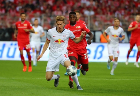 "Bundesliga": "RB Leipzig" and "Eintracht" started the season with victories