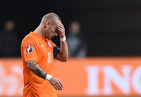 Agent W. Sneijder surprised by the player's decision