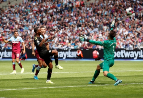 Dazzling "Man City" victory marked by VAR show and R. Sterling's "hat-trick"