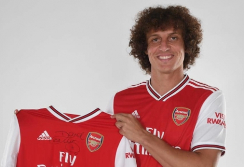 Official: D. Luiz from "Chelsea" is moving to "Arsenal"