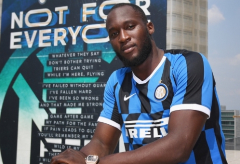 Official: R. Lukaku moves to Milan's "Inter"