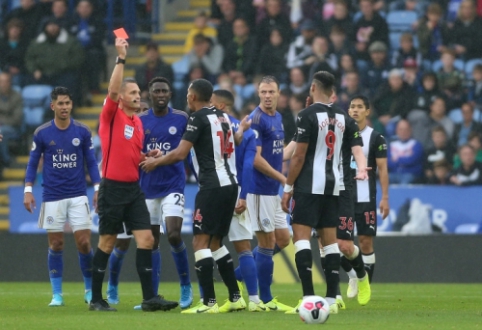 After a red card, "Newcastle" felt the power of the "Leicester" team.