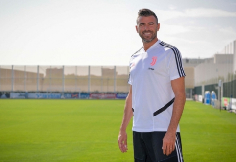 A. Barzagli joined M. Sarri's coaching staff