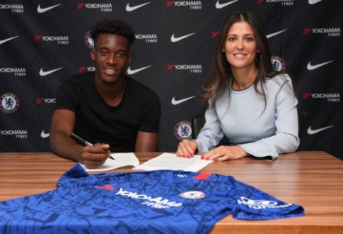 C. Hudson-Odoi linked the future with Chelsea Club.