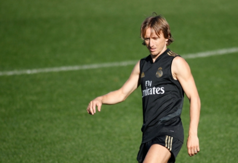 L. Modric will not play for weeks due to injury