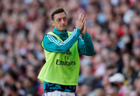 P. Scholes believes that M. Ozil would be useful to "Man Utd" team