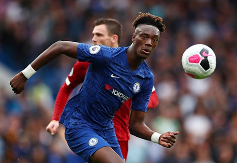 "Chelsea" extends contract with T.Abraham