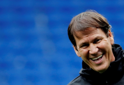 The new coach of "Lyon" became Rudi Garcia.