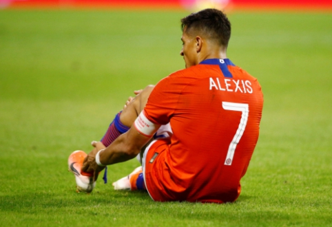 A. Sanchez left the Chile national team camp due to injury