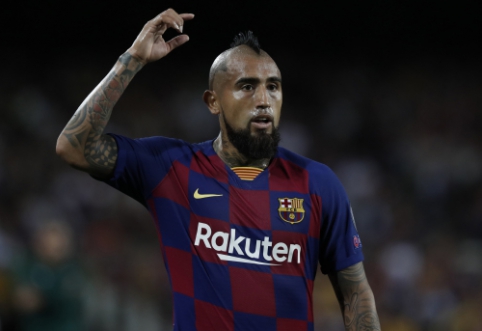 "Vidal unwilling to leave "Barça" sets his sights on Champions League trophies"