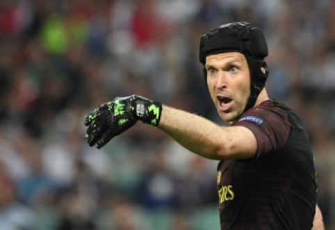 P. Cech will test himself in ice hockey