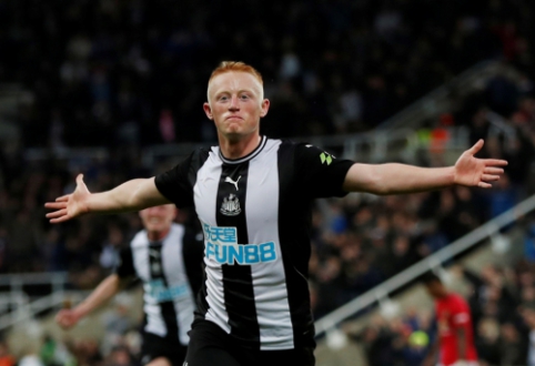 Newcastle debutant sent "Man Utd" into an even deeper hole in the "Premier" league