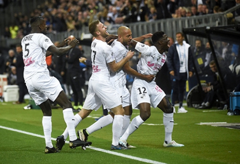 "Amiens" defeated "Marseille"