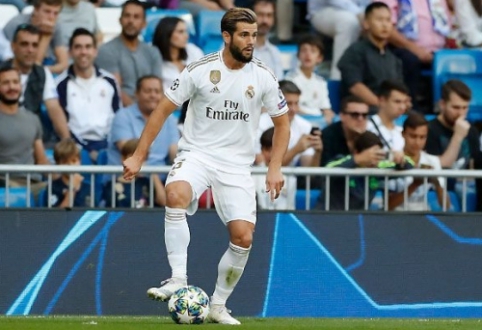 "Real" faces losses: Nacho will not play until next year, and T. Courtois has caught a virus.