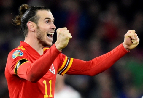 "Gareth Bale mocks Real Madrid celebrating Wales' qualification to the European Championship"