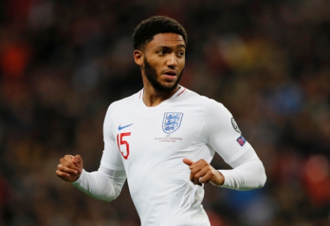 English fans of the England national team booed the incident involving J. Gomez and R. Sterling