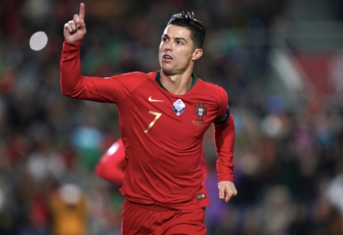 After "hat-trick" against Lithuania - praise from team friends and coach C. Ronaldo