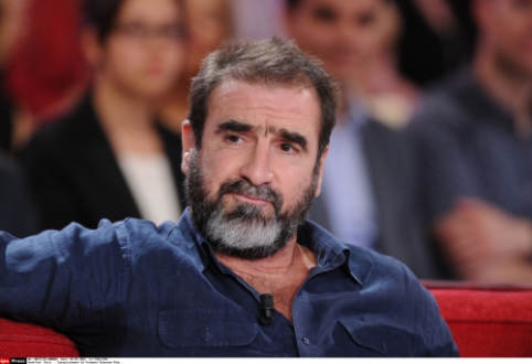 E. Cantona compared current "Man Utd" game to the love of old people