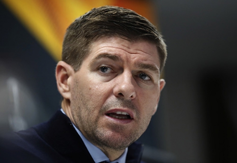 S. Gerrard extends contract with "Rangers"