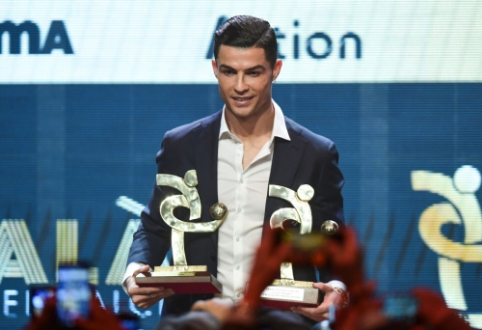 C. Ronaldo recognized as the best player of the previous Serie A season.