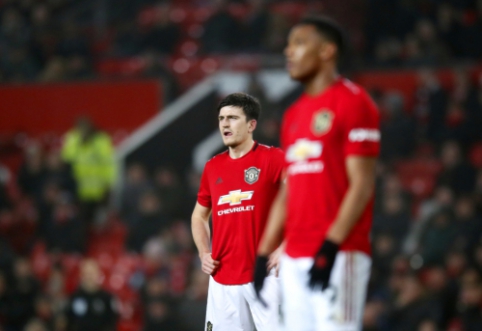 "Man Utd" capitulated in match against "Burnley", "Tottenham" crushed "Norwich"