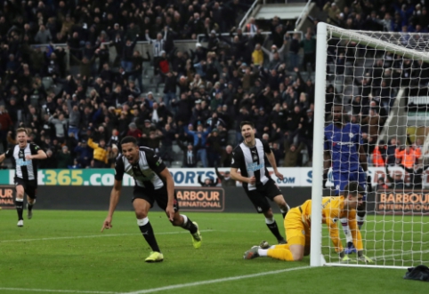 "Newcastle" breaks "Chelsea" in the last seconds of the match