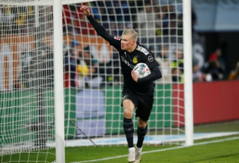 Only after appearing on the field, E. Haaland scored a hat-trick and led BVB to a dramatic victory