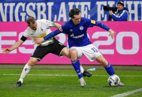 "Schalke" defeated "Gladbach" team at home