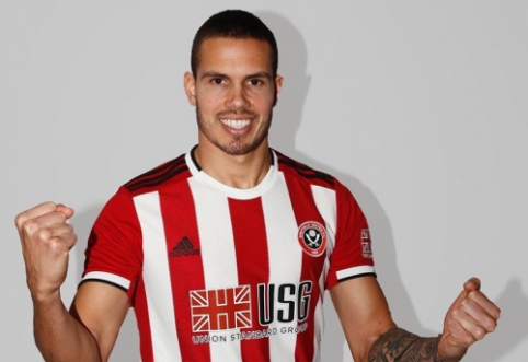 "Sheffield Utd" signed a short-term agreement with J. Rodwell