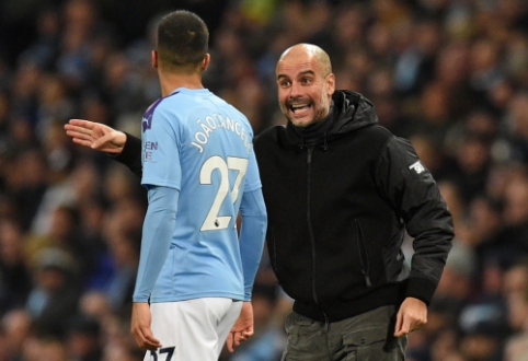 P. Guardiola: "Cancelo must decide whether he wants to stay in the team"