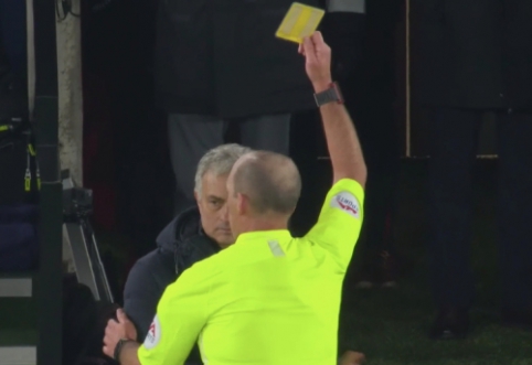 J. Mourinho earned a yellow card in a comical situation