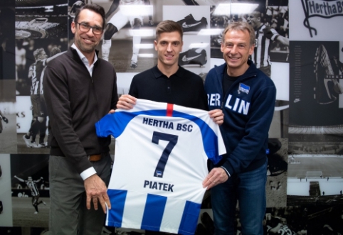 Official: K. Piatekas shakes hands with a "Bundesliga" club