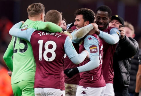 "Aston Villa" defeated "Leicester" and will play in the final of the English League Cup