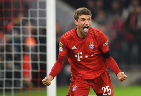 "Bayern" defeated "Schalke" at home