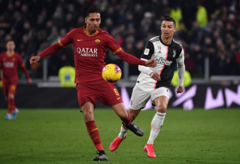 "Roma" wants to keep C. Smalling and H. Mkhitaryan in its ranks.